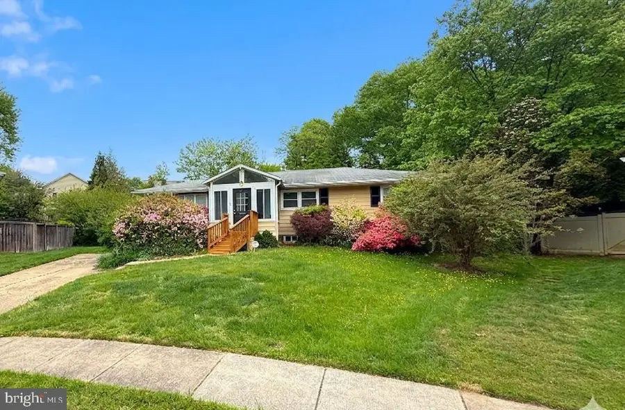 902 Olympian Cir Sw, Vienna, VA 22180 - #2