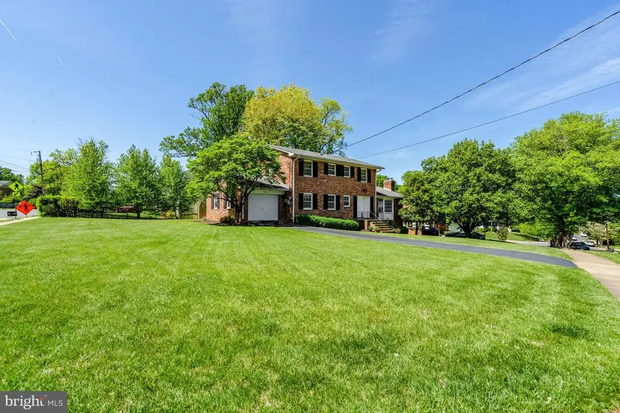 6413 Noble Dr, McLean, VA 22101 - #2