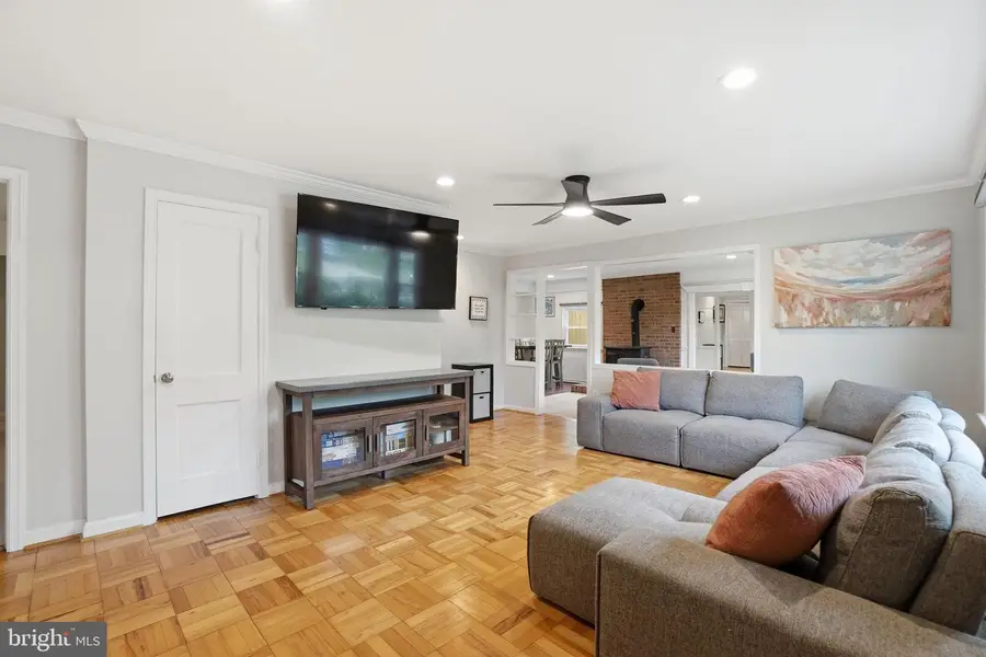 6626 Dorset Dr, Alexandria, VA 22310 - #2