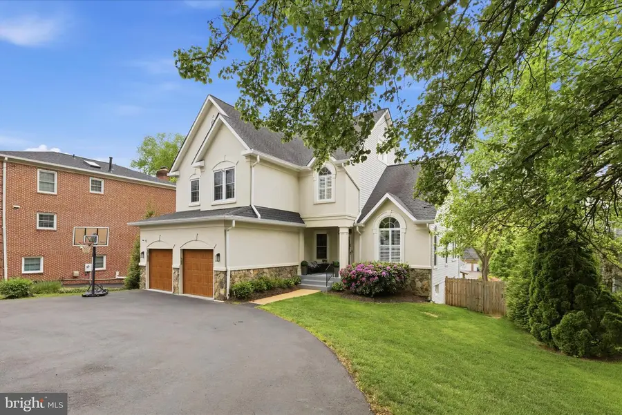6732 Churchill Rd, McLean, VA 22101 - #2