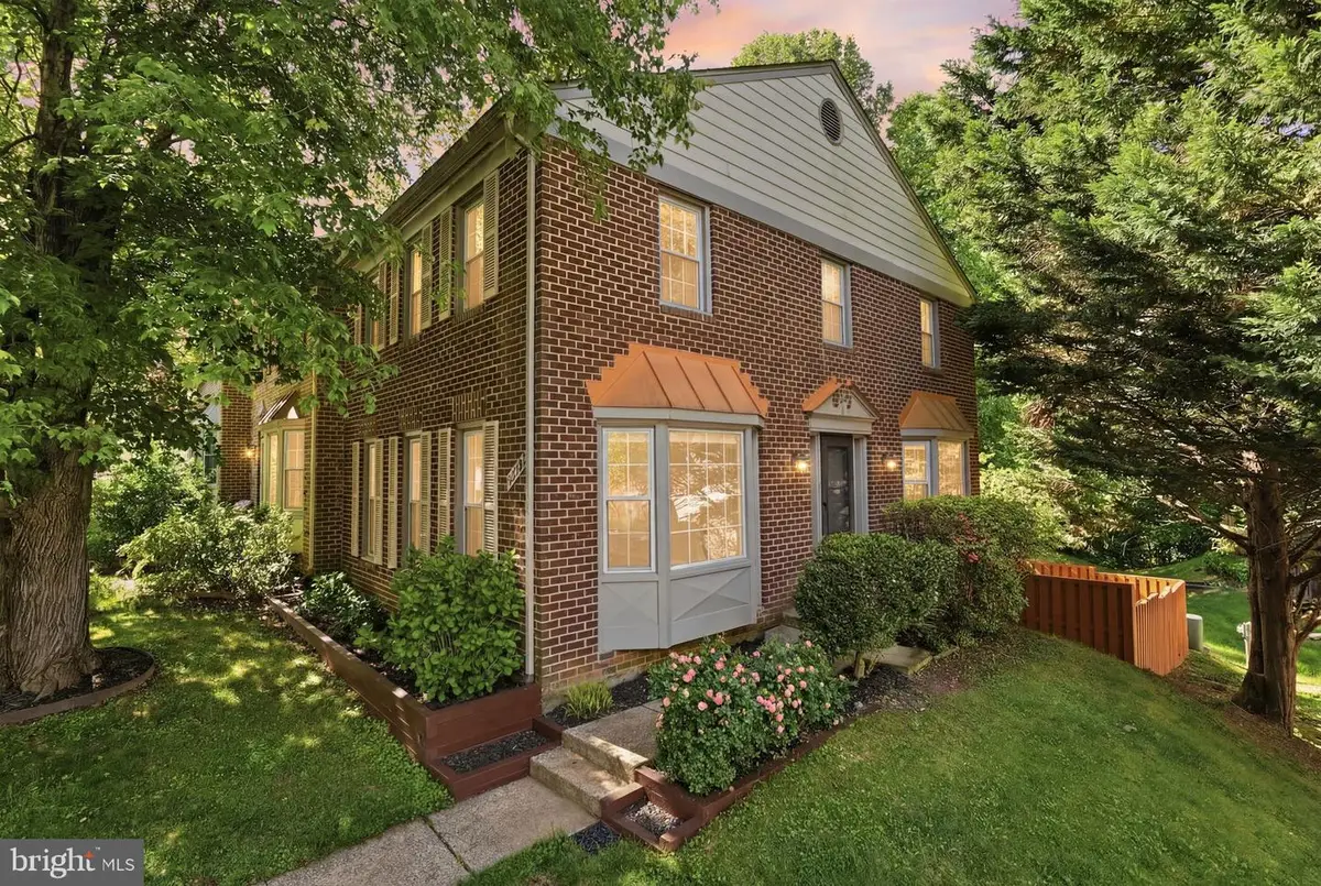5719 Crownleigh Ct, Burke, VA 22015 - #1