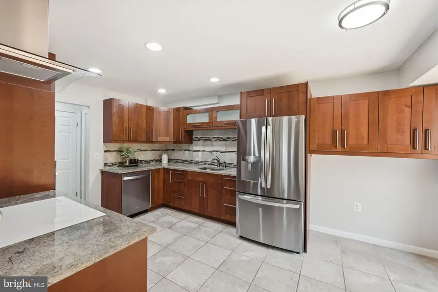 5719 Crownleigh Ct, Burke, VA 22015 - #3