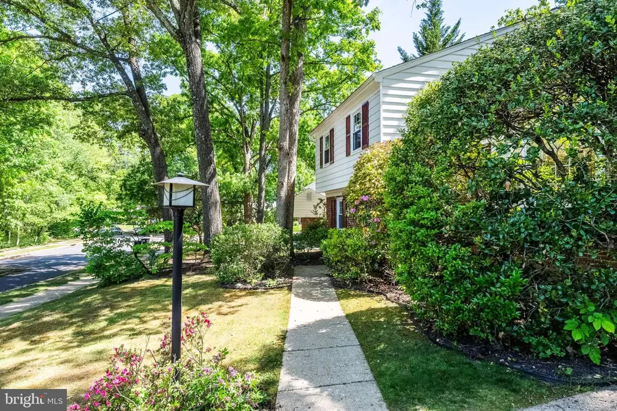 6118 Roxbury Ave, Springfield, VA 22152 - #3