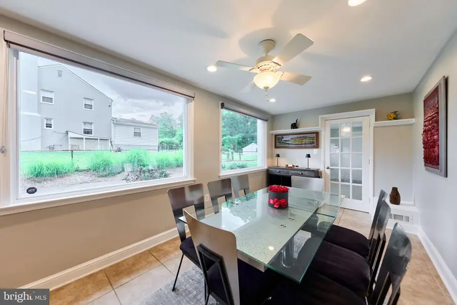 3533 Woodburn Rd, Annandale, VA 22003 - #3