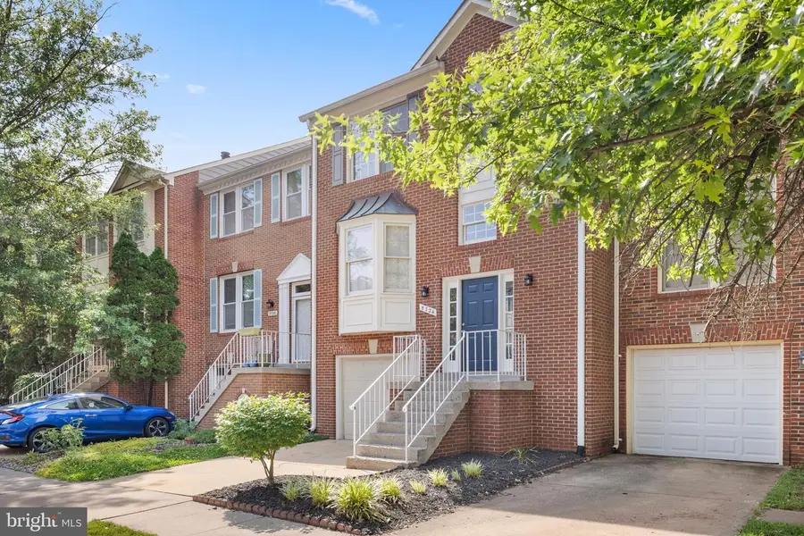 5724 Wood Creek Ln, Centreville, VA 20120 - #3
