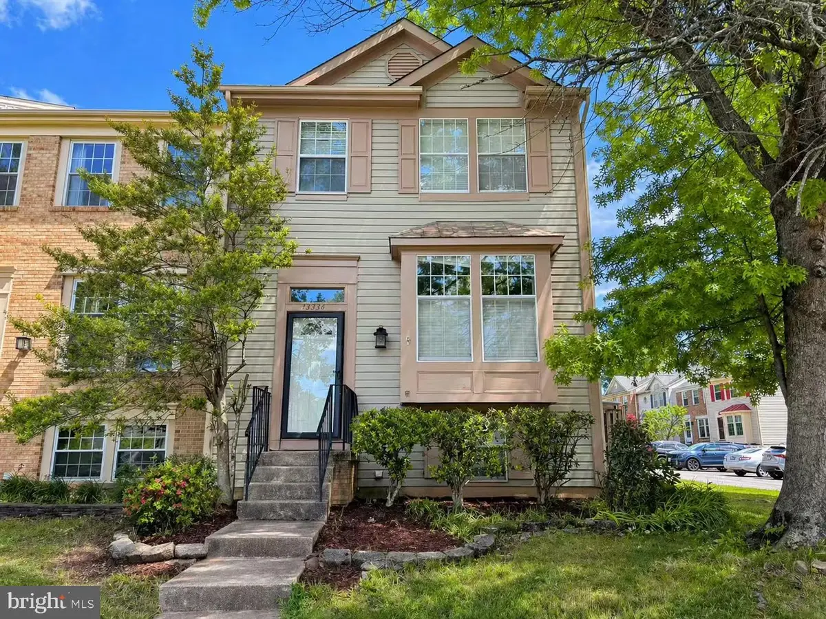 13336 Burkitts Rd, Fairfax, VA 22033 - #1