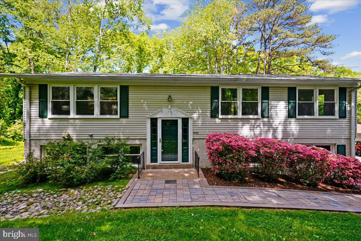 10806 Oldfield Dr, Reston, VA 20191 - #1