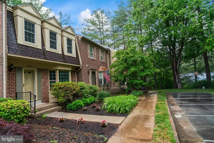 5661 Chelmsford Ct, Burke, VA 22015 - #3