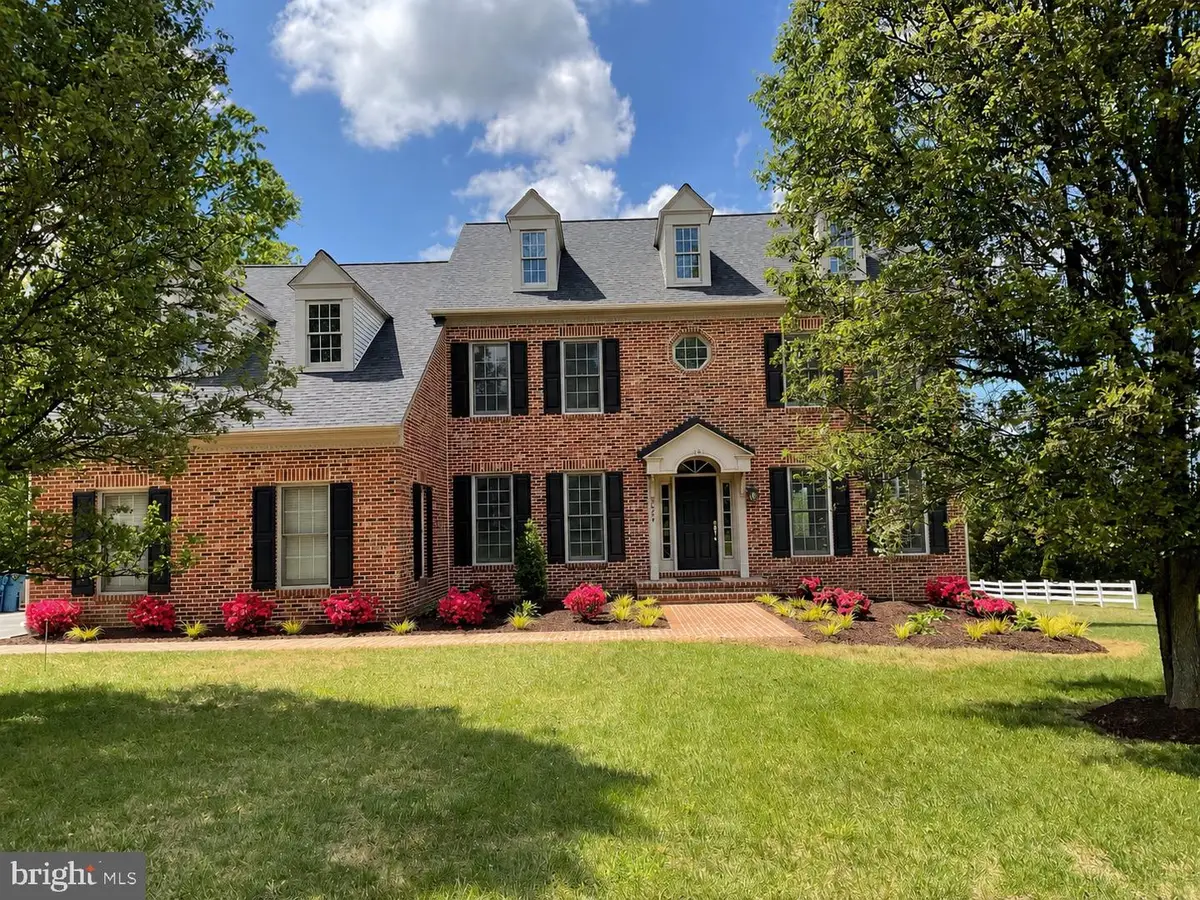 3454 Virginia Oaks Dr, Oakton, VA 22124 - #1