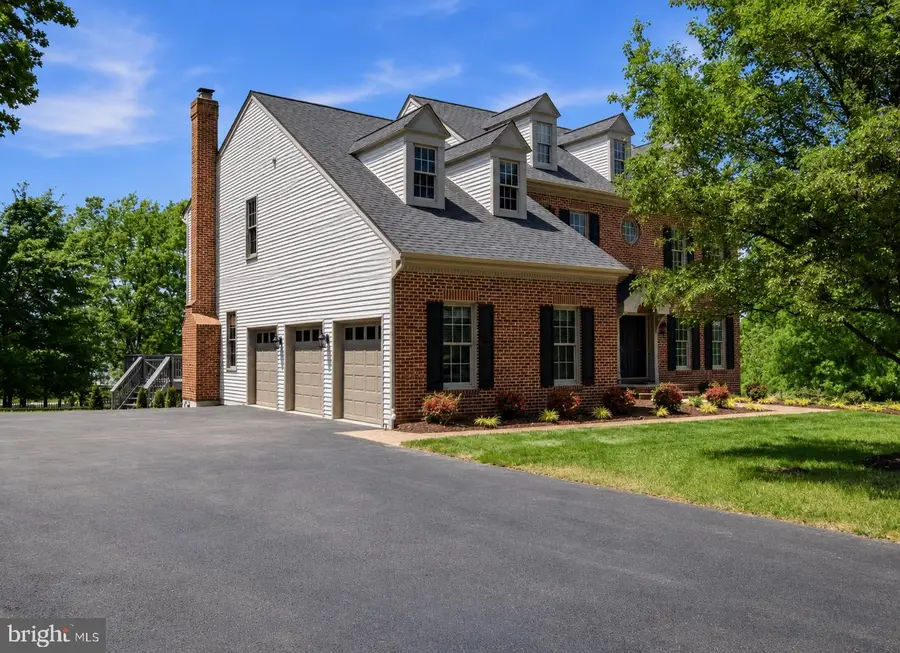 3454 Virginia Oaks Dr, Oakton, VA 22124 - #3