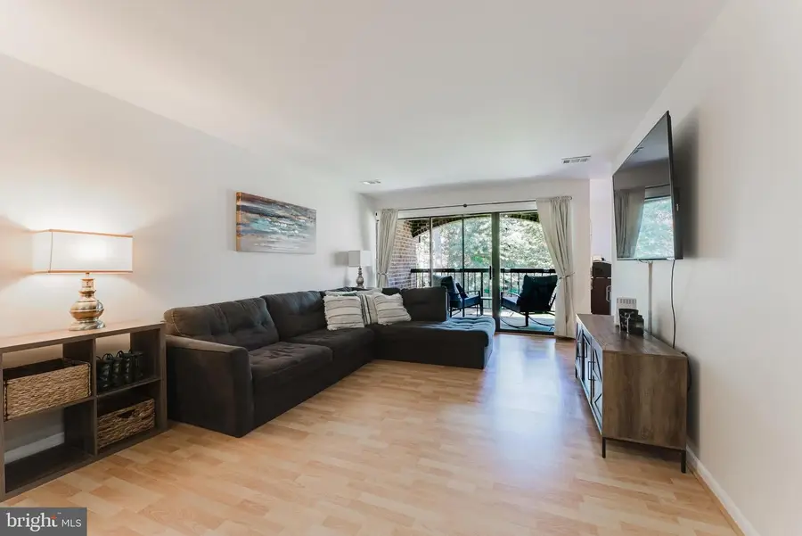 11232 Chestnut Grove Sq #233, Reston, VA 20190 - #2