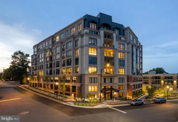 6718 Lowell Ave #ph 907, MCLEAN, VA 22101