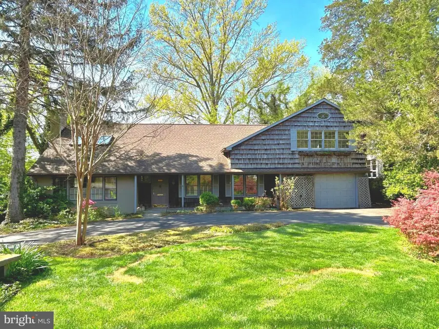 6515 Old Chesterbrook Rd, McLean, VA 22101 - #2