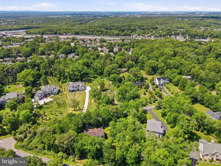 5516 Summit St, Centreville, VA 20120 - #2