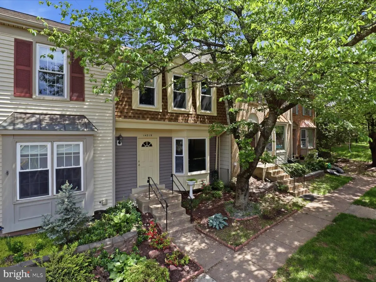 14219 Heritage Crossing Ln, Centreville, VA 20120 - #1