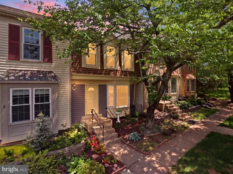 14219 Heritage Crossing Ln, Centreville, VA 20120 - #2