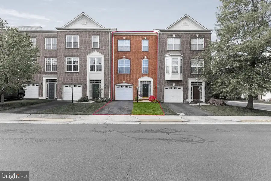 12957 Wood Crescent Cir, Herndon, VA 20171 - #2