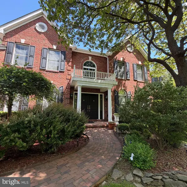 11514 Seneca Woods Ct, GREAT FALLS, VA 22066