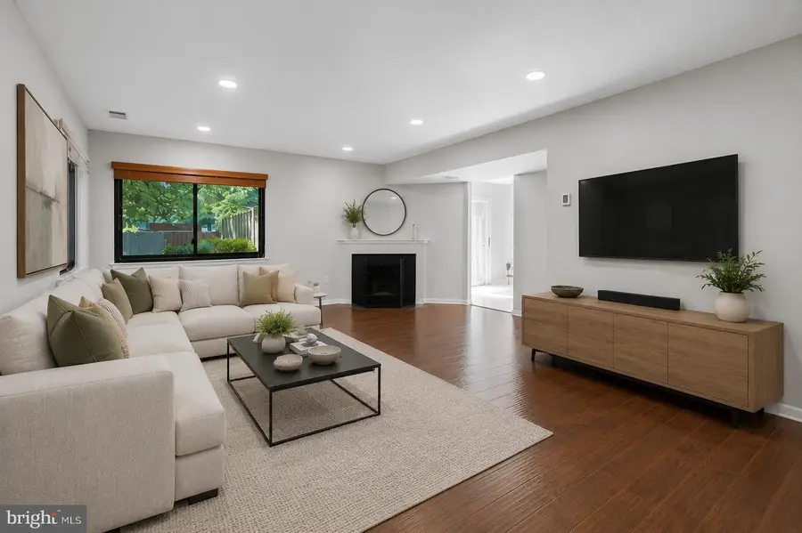 5693 Summer Oak Way, Burke, VA 22015 - #3