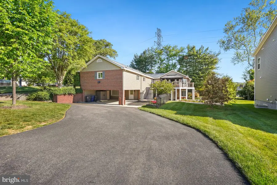 6036 Armstrong Ct, Alexandria, VA 22315 - #3