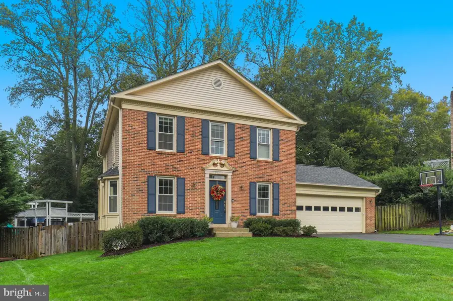 9597 Burnt Oak Dr, Fairfax Station, VA 22039 - #3