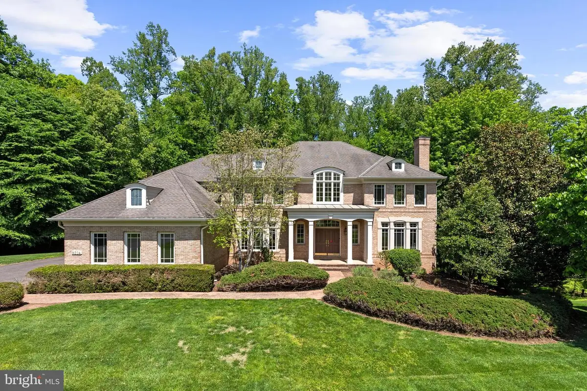 9304 Fitz Folly Dr, Great Falls, VA 22066 - #1
