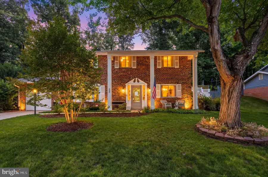 6813 Landor Ln, Springfield, VA 22152 - #3