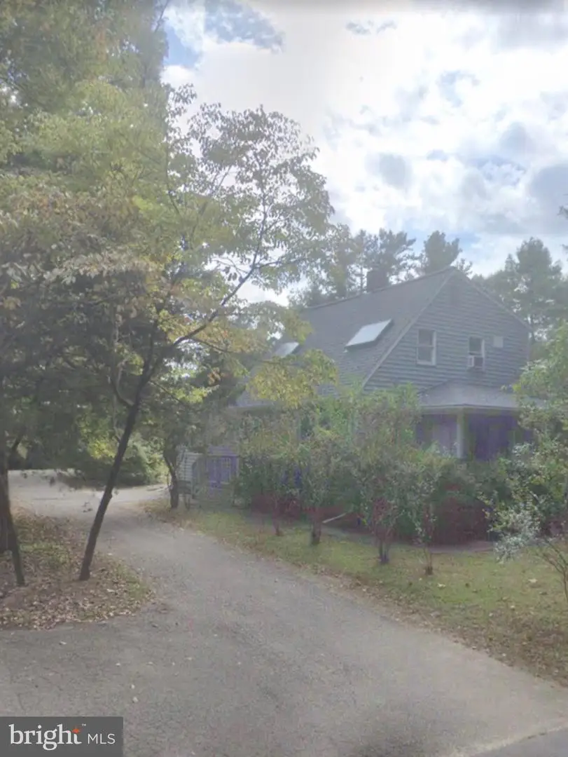 10221 Oakton Dr, Oakton, VA 22124 - #1