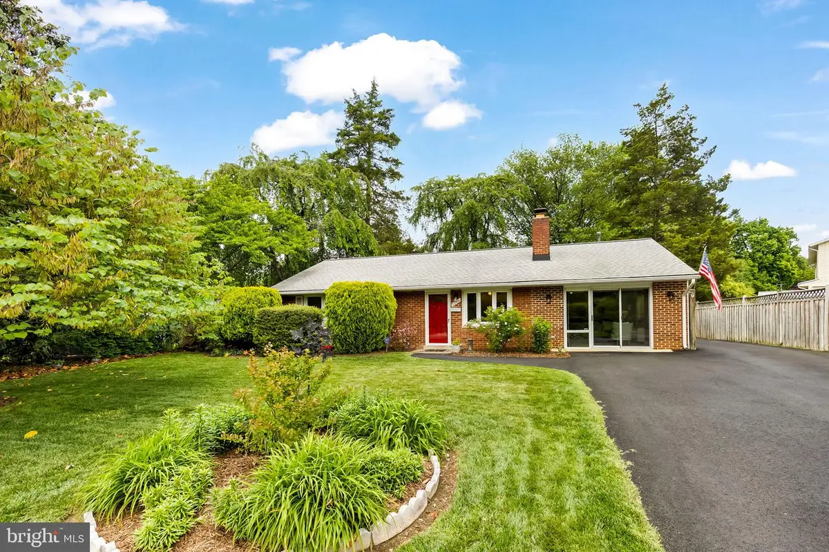 7714 Weber St, Annandale, VA 22003 - #1