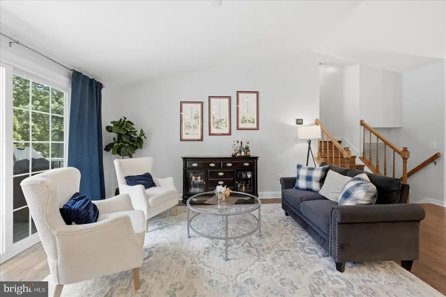 8112 Revatom Ct, Dunn Loring, VA 22027 - #3