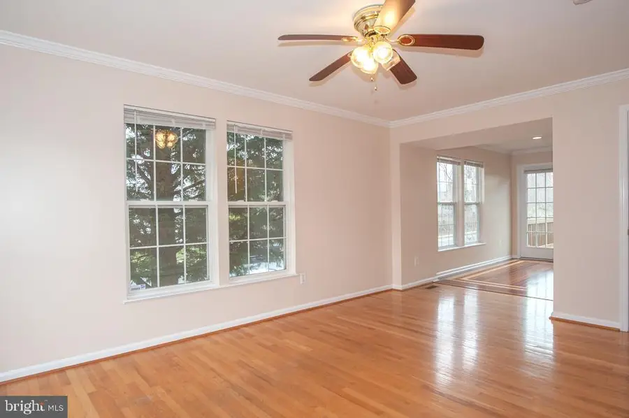 6380 Michael Robert Dr, Springfield, VA 22150 - #2