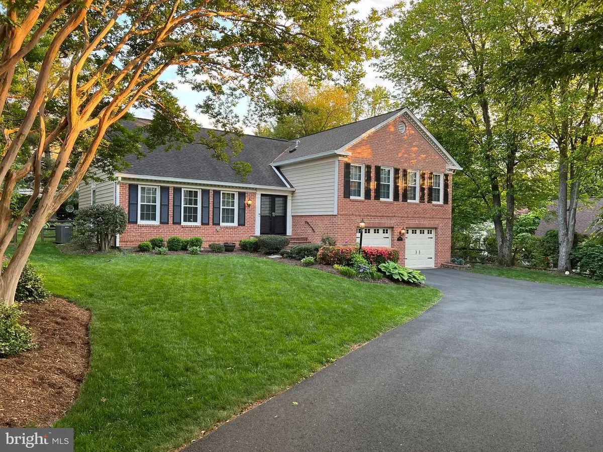 5445 Flint Tavern Pl, Burke, VA 22015 - #1