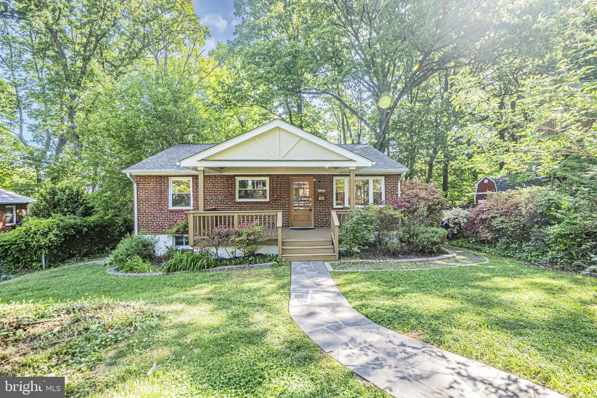 6466 Oakwood Dr, Falls Church, VA 22041 - #1