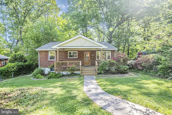 6466 Oakwood Dr, FALLS CHURCH, VA 22041