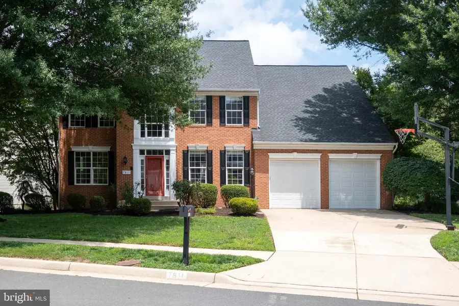 7811 Thornfield Ct, Fairfax Station, VA 22039 - #2