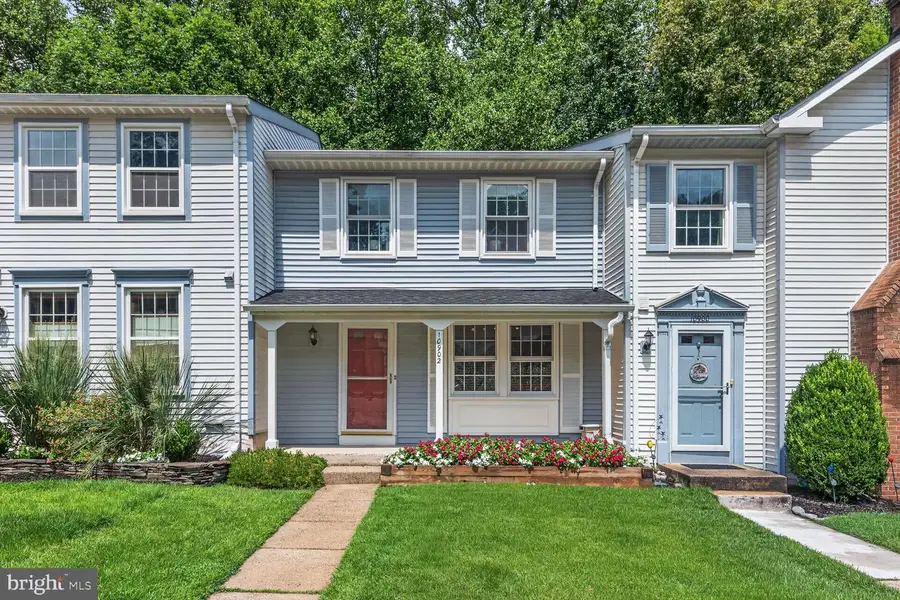 10902 Harpers Square Ct, Reston, VA 20191 - #2