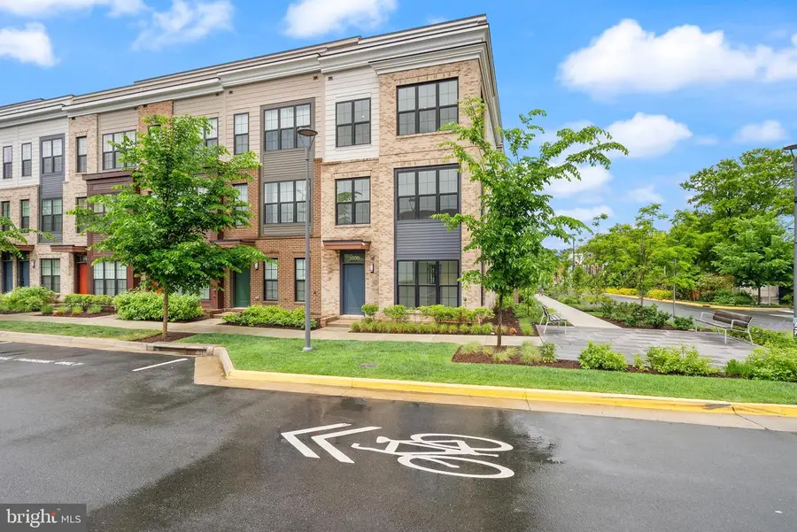3100 Camber Pl, Falls Church, VA 22042 - #3