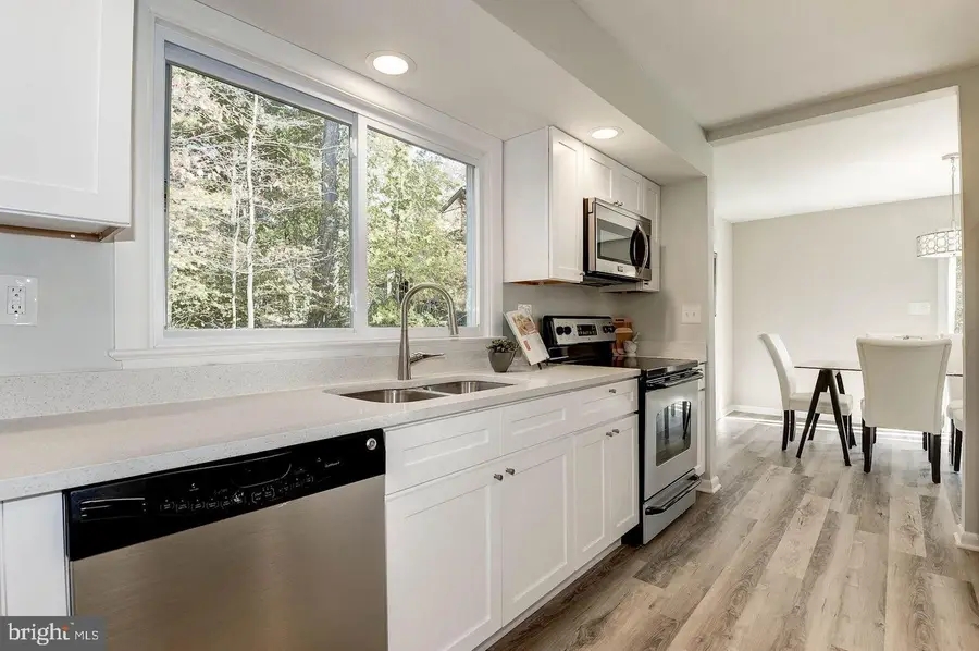 11201 Wedge Dr, Reston, VA 20190 - #2
