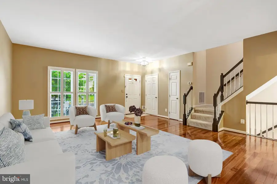 14346 Stonewater Ct, Centreville, VA 20121 - #2