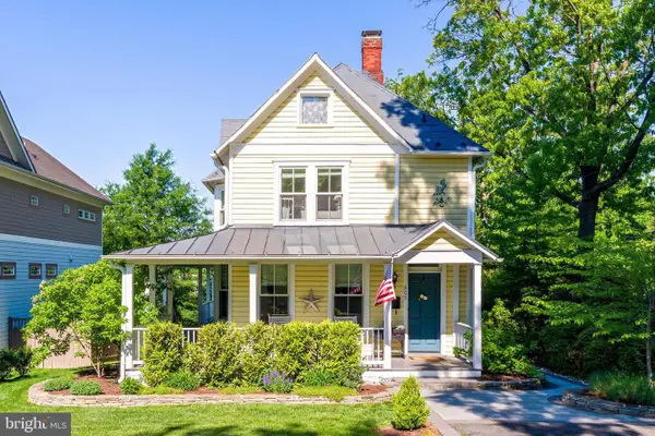 805 Monroe St, HERNDON, VA 20170