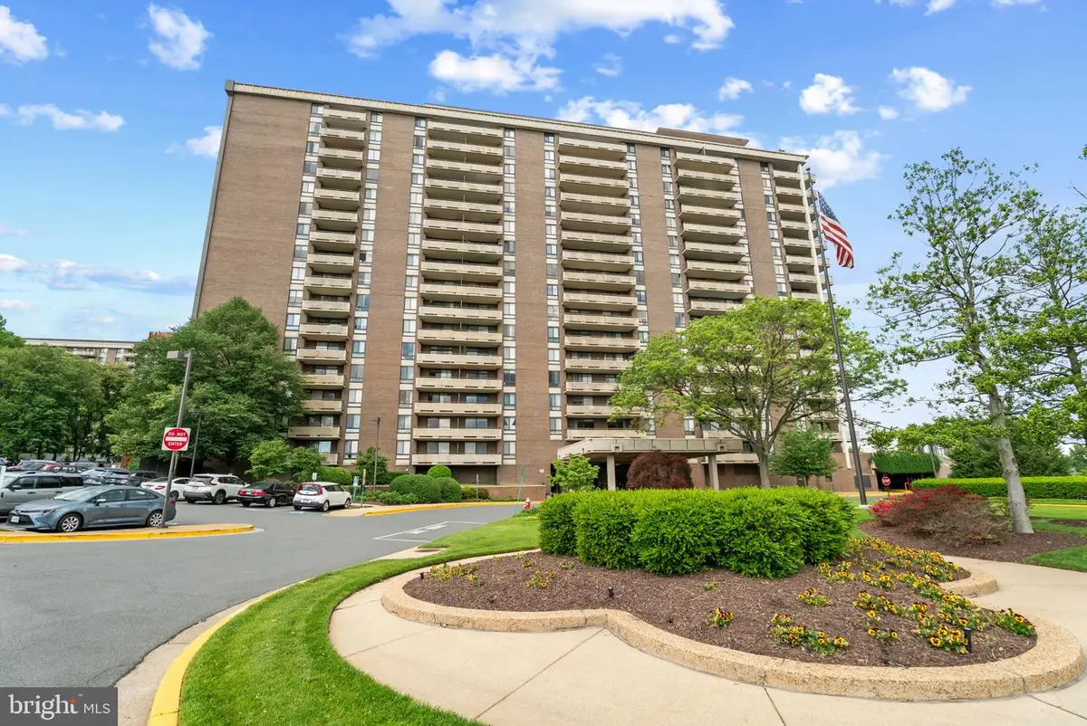 1800 Old Meadow Rd #903, McLean, VA 22102 - #1