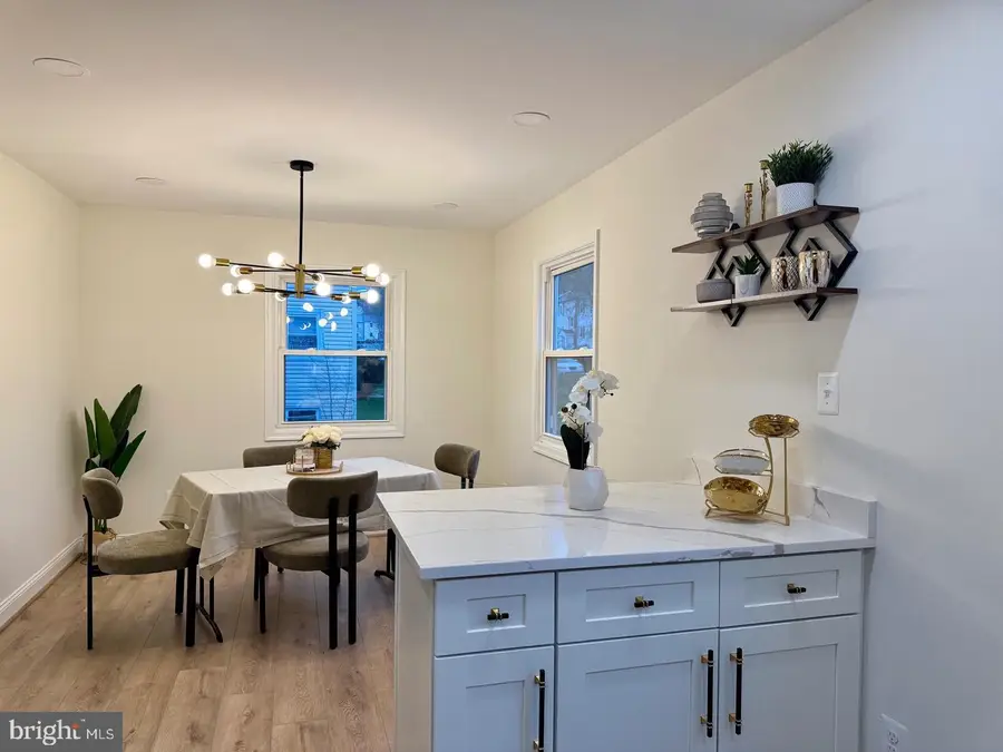 9662 Westport Ln, Burke, VA 22015 - #3