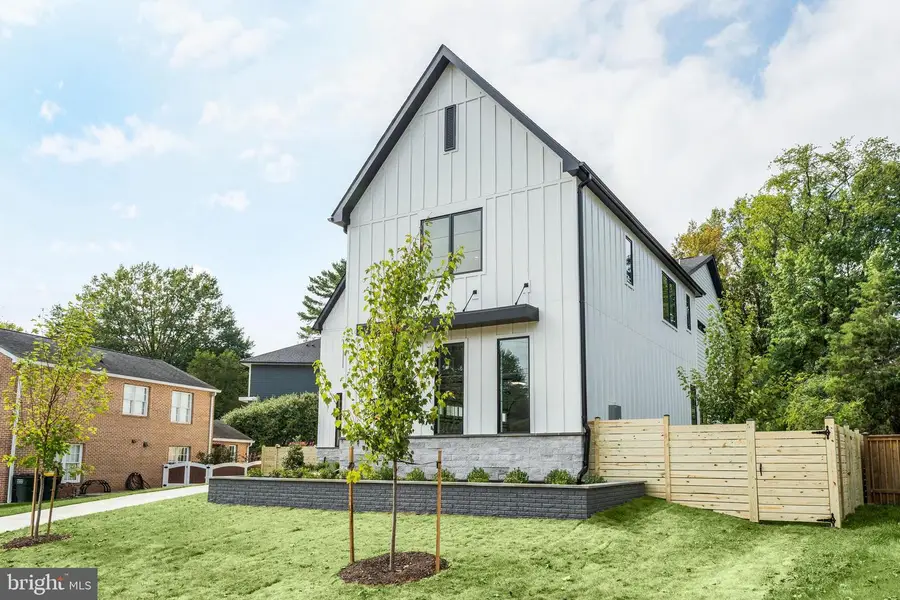6908 Southridge Dr, McLean, VA 22101 - #2