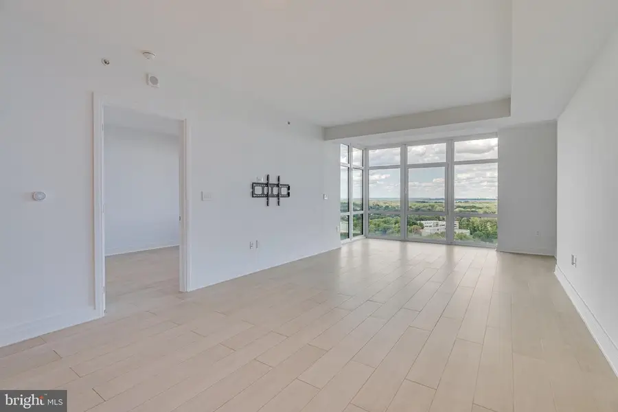 8220 Crestwood Heights Dr #1614, McLean, VA 22102 - #2