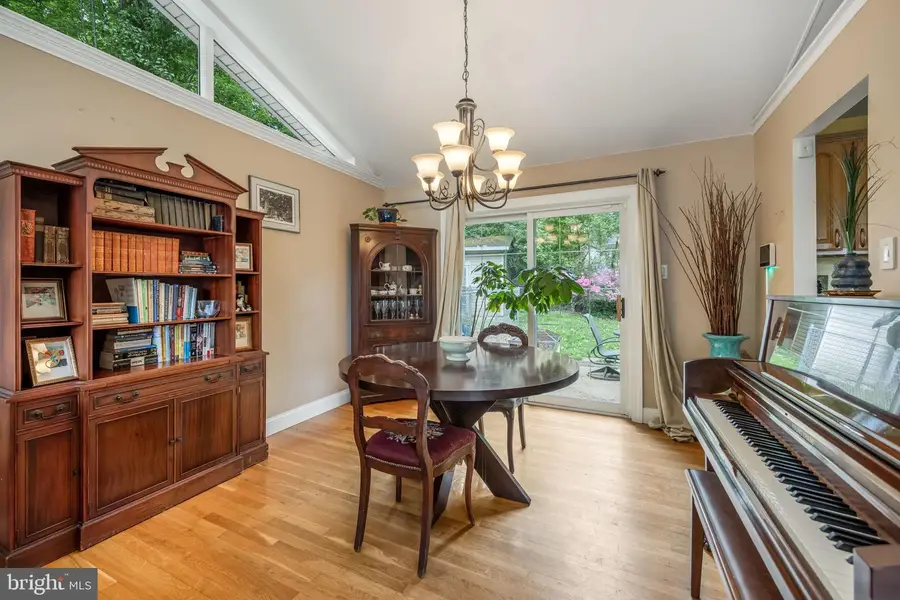 8926 Cromwell Dr, Springfield, VA 22151 - #3