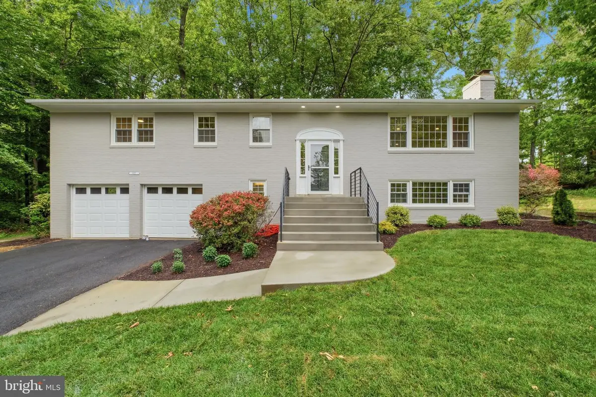 9312 Hamilton Dr, Fairfax, VA 22031 - #1
