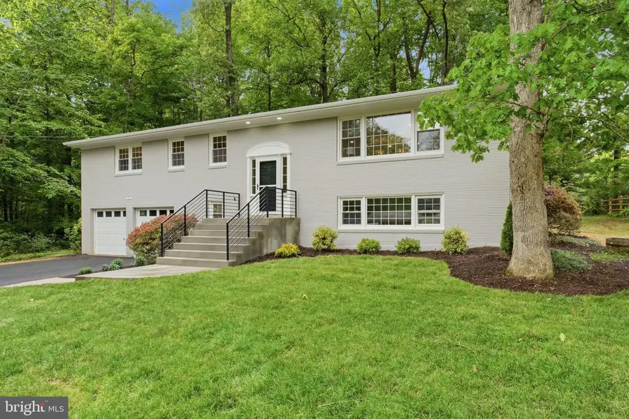 9312 Hamilton Dr, Fairfax, VA 22031 - #2