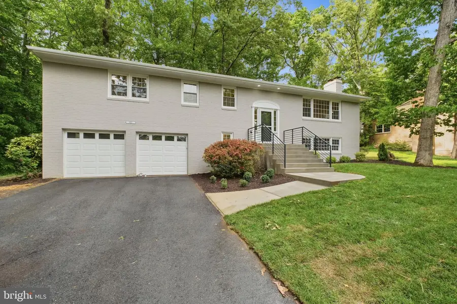 9312 Hamilton Dr, Fairfax, VA 22031 - #3