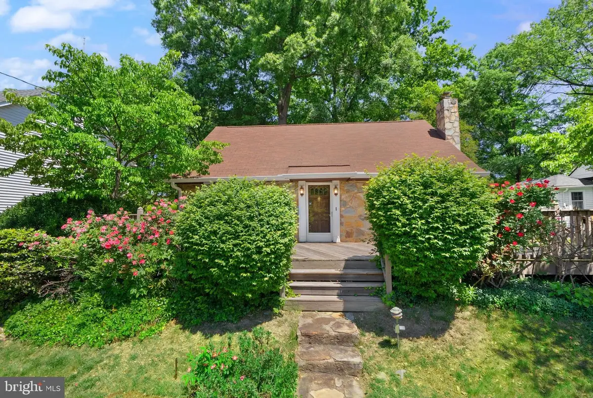 2602 Stone Hedge Dr, Alexandria, VA 22306 - #1