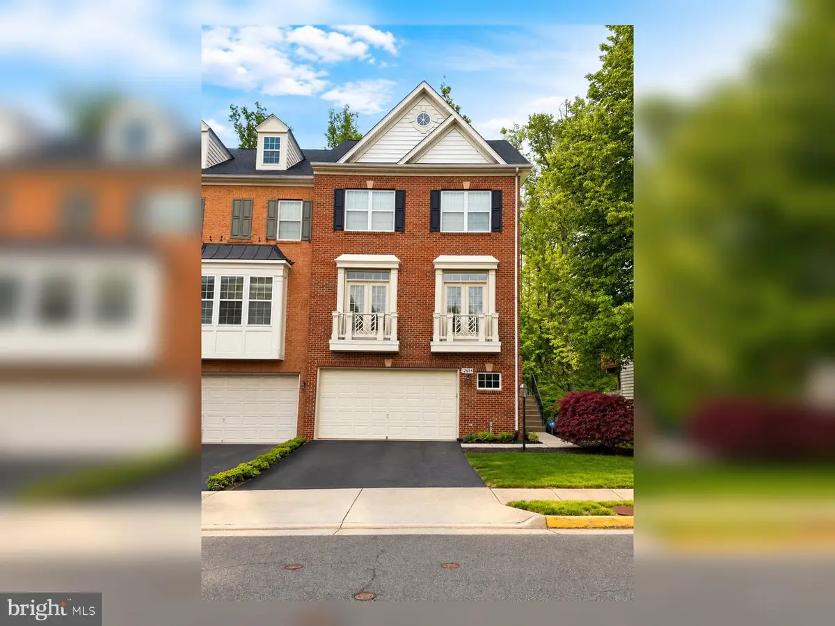 12654 Heron Ridge Dr, Fairfax, VA 22030 - #1